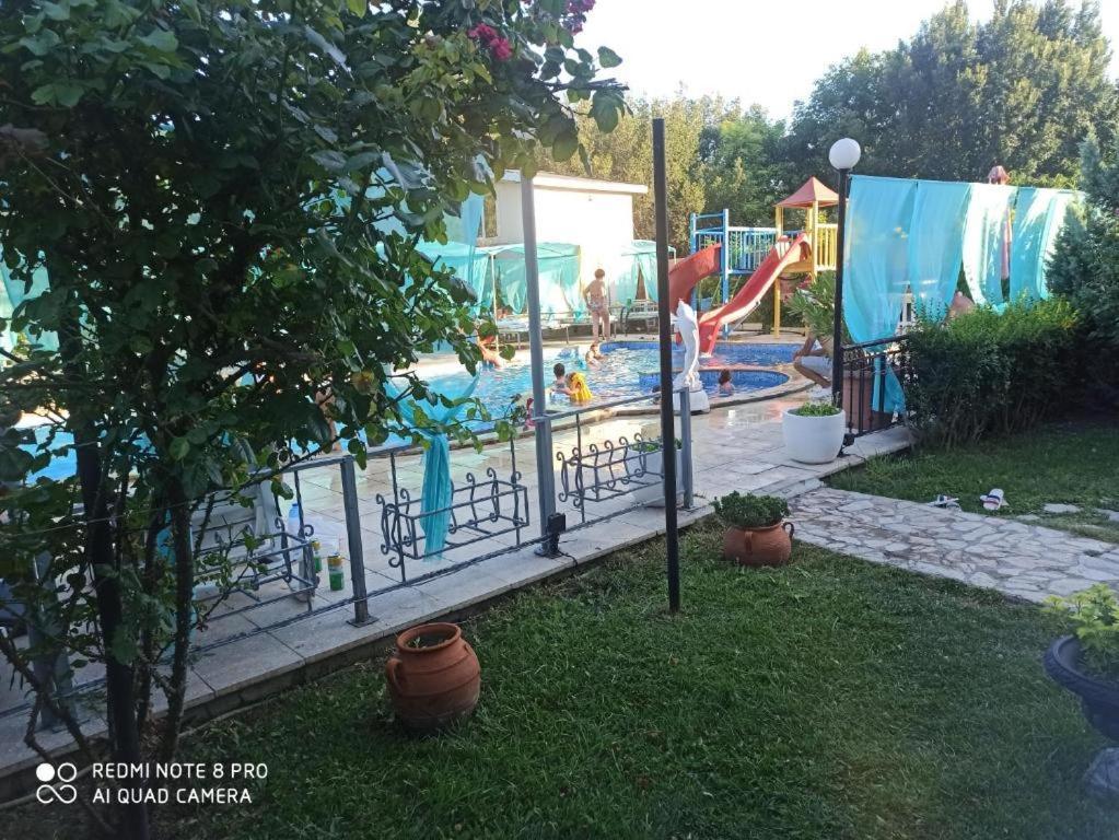Apartments Devora 1 & Bar & Restaurant Varna Bagian luar foto