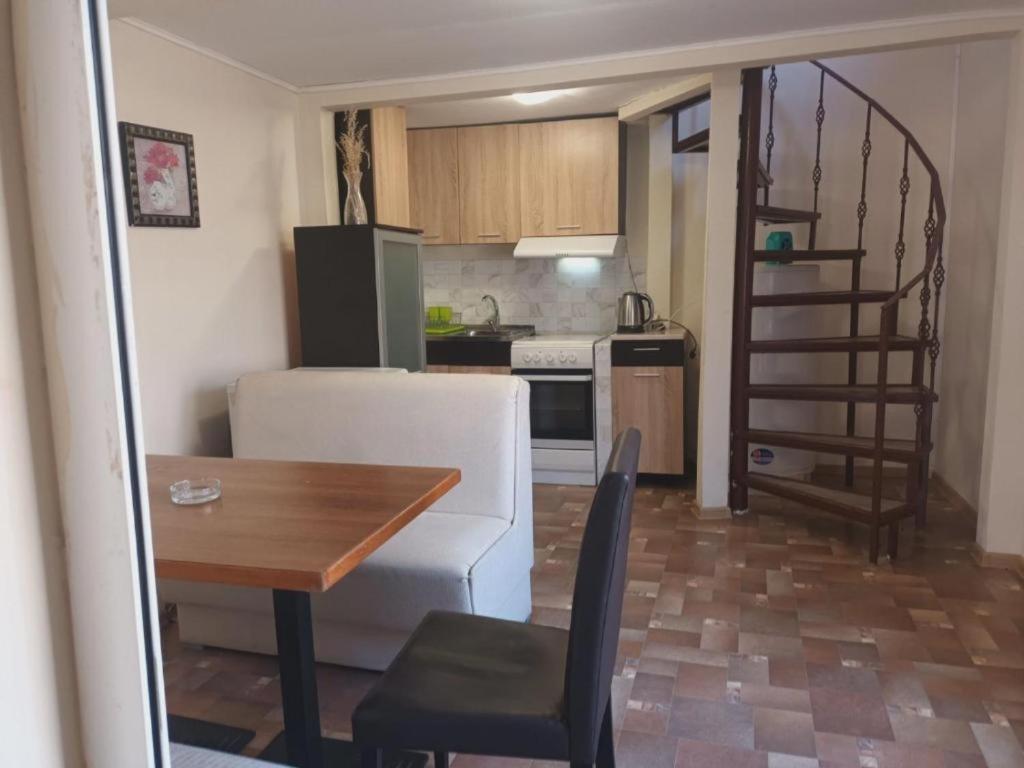 Apartments Devora 1 & Bar & Restaurant Varna Bagian luar foto