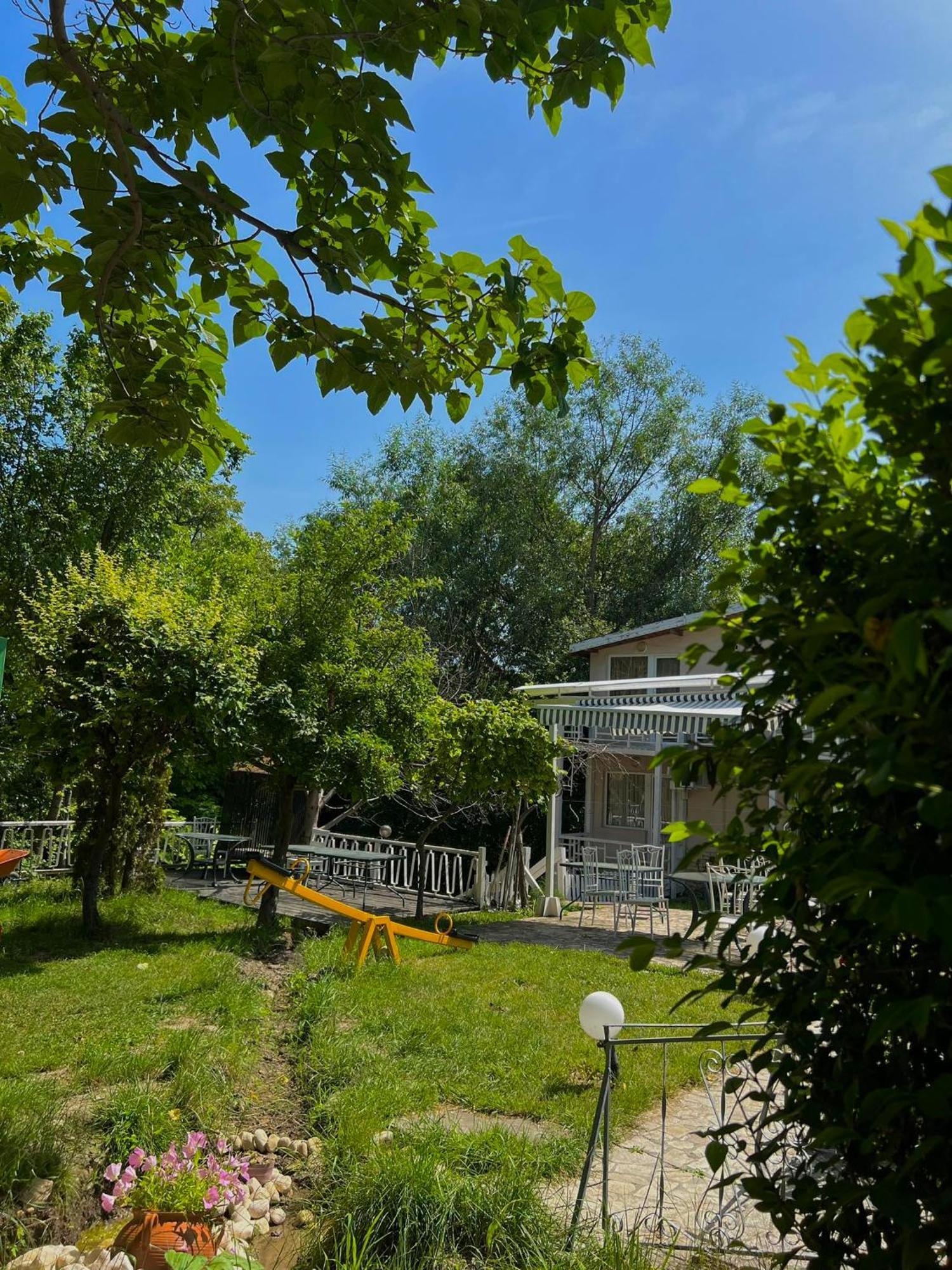Apartments Devora 1 & Bar & Restaurant Varna Bagian luar foto